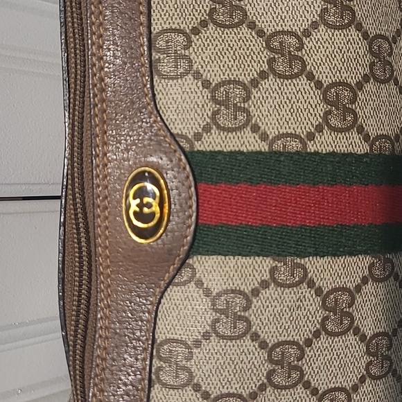 Gucci Accessory Collection GG Monogram Sherry Line  Crossbody - Picture 4 of 15